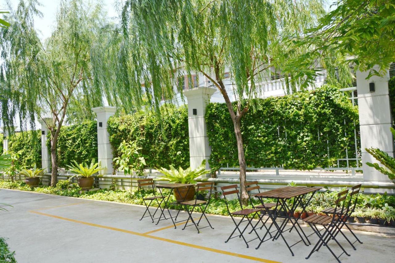 Siam Tharadol Hotel Bangkok Luaran gambar